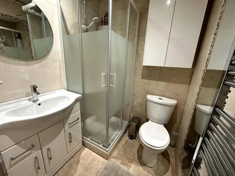 Image 3 of Dallas House – Easy links to LHR and London