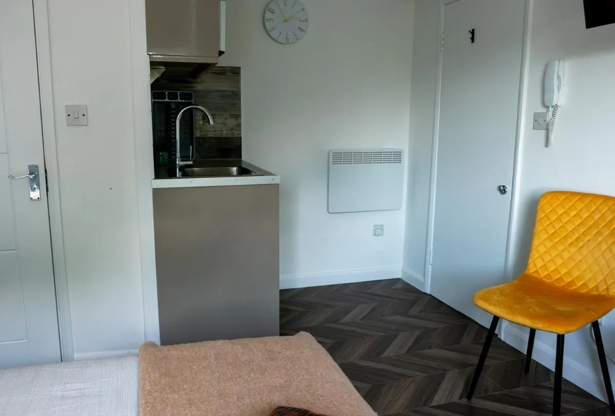 Image 3 of Dalston Luxe Studios, 10 minutes away from Liverpool Train Station