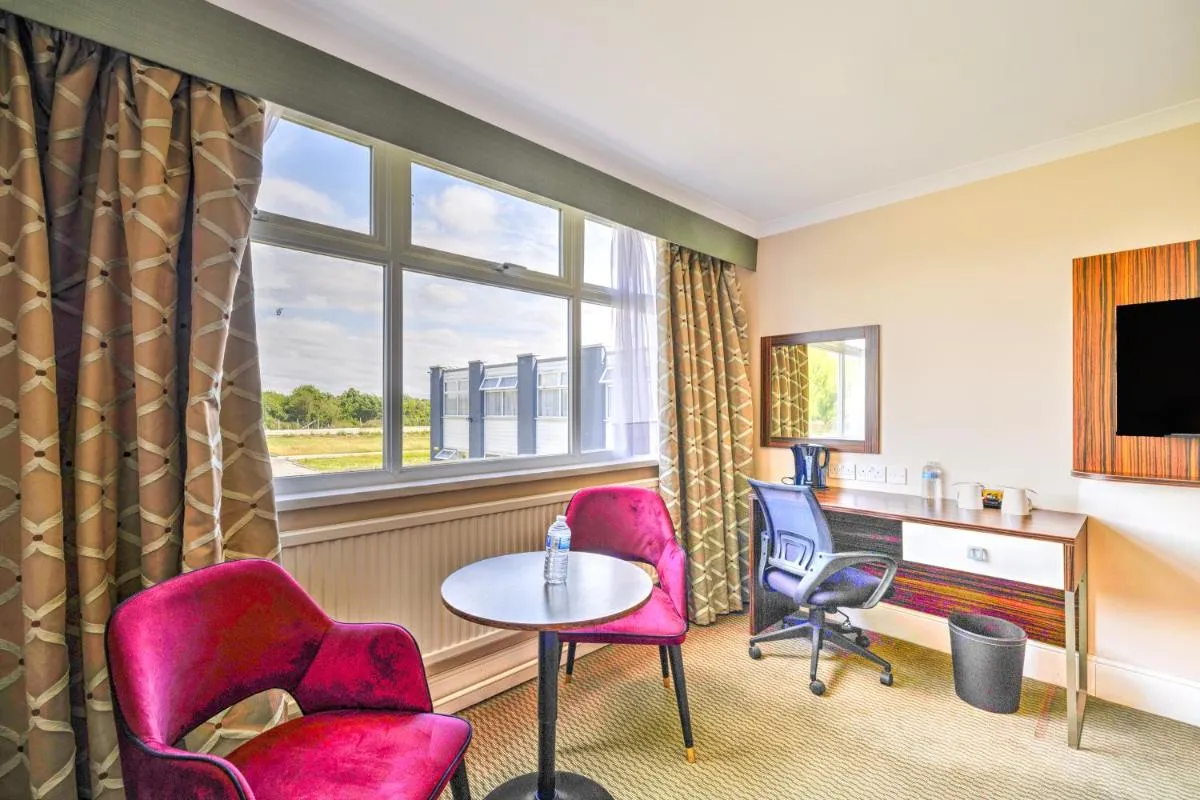 Image 5 of Dancenter Lux Resort London City M25