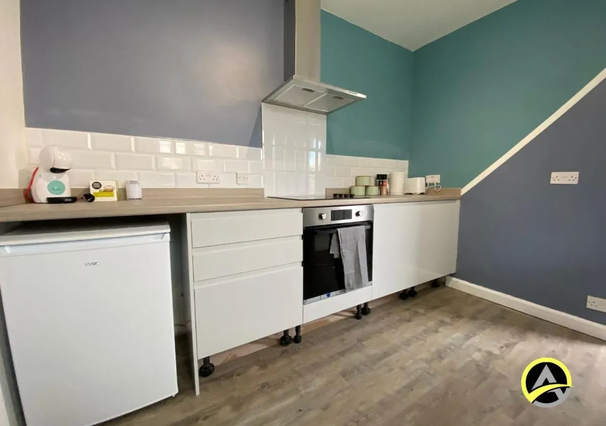 Image 4 of Delightful London Chalet House