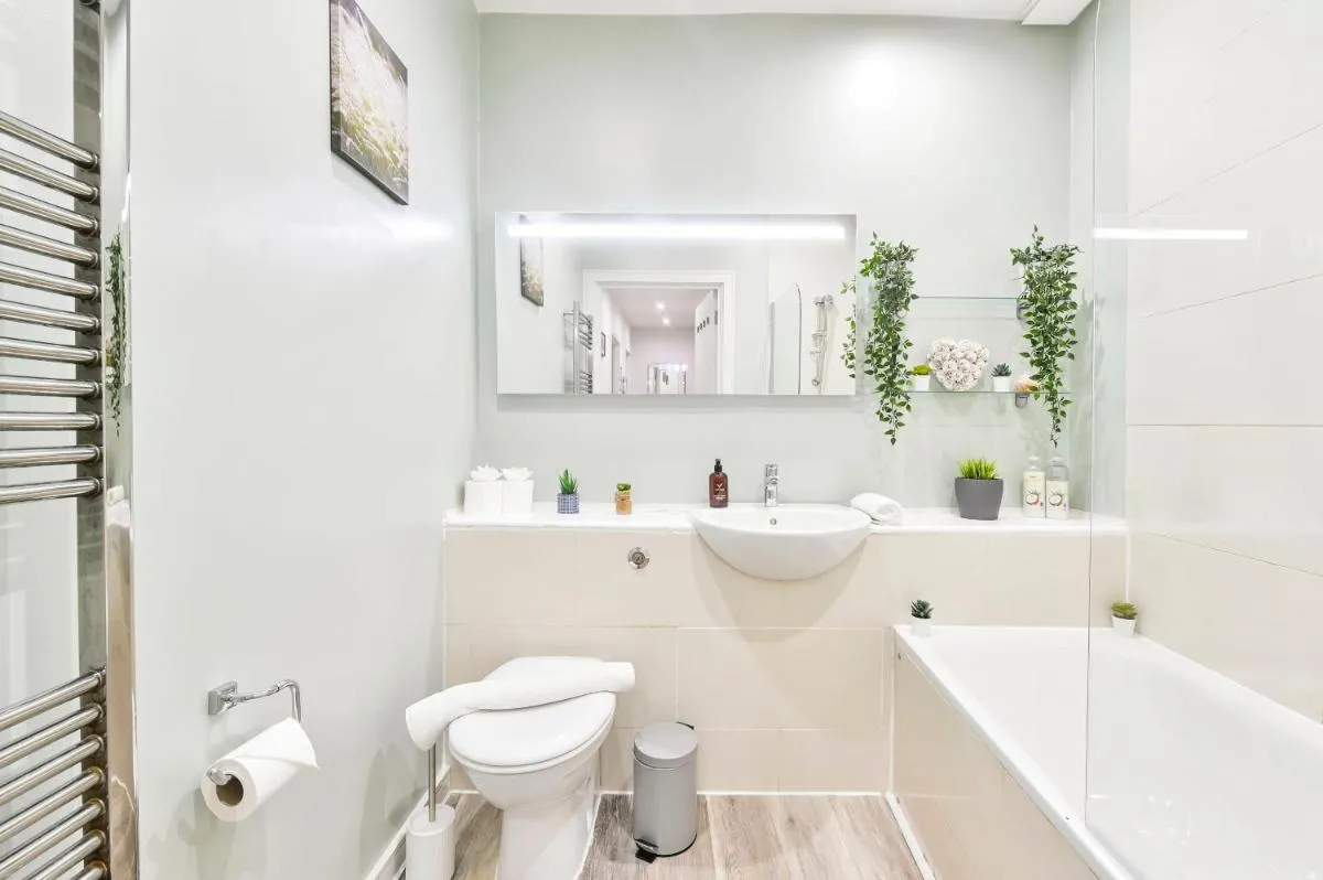 Image 3 of Delightful Tower Bridge Apartment Sleeps 6