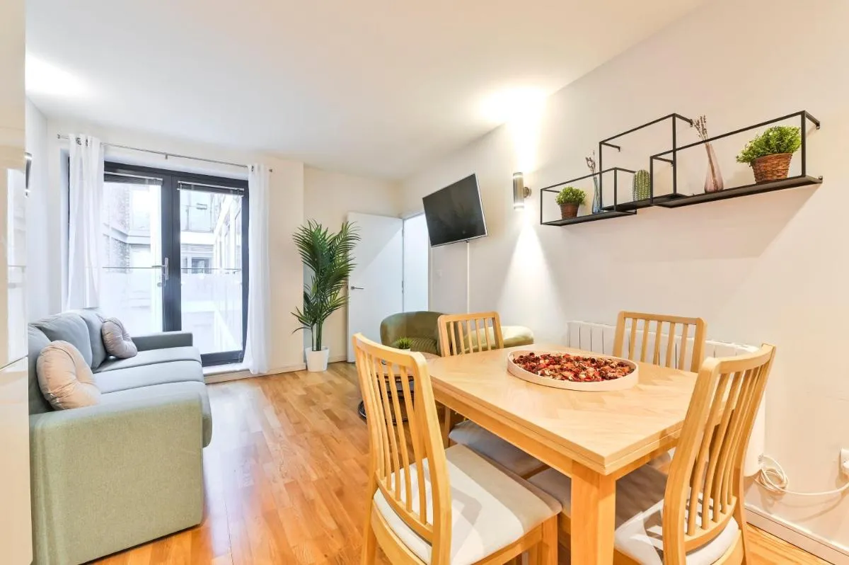Image 5 of Delightful Tower Bridge Apartment Sleeps 6