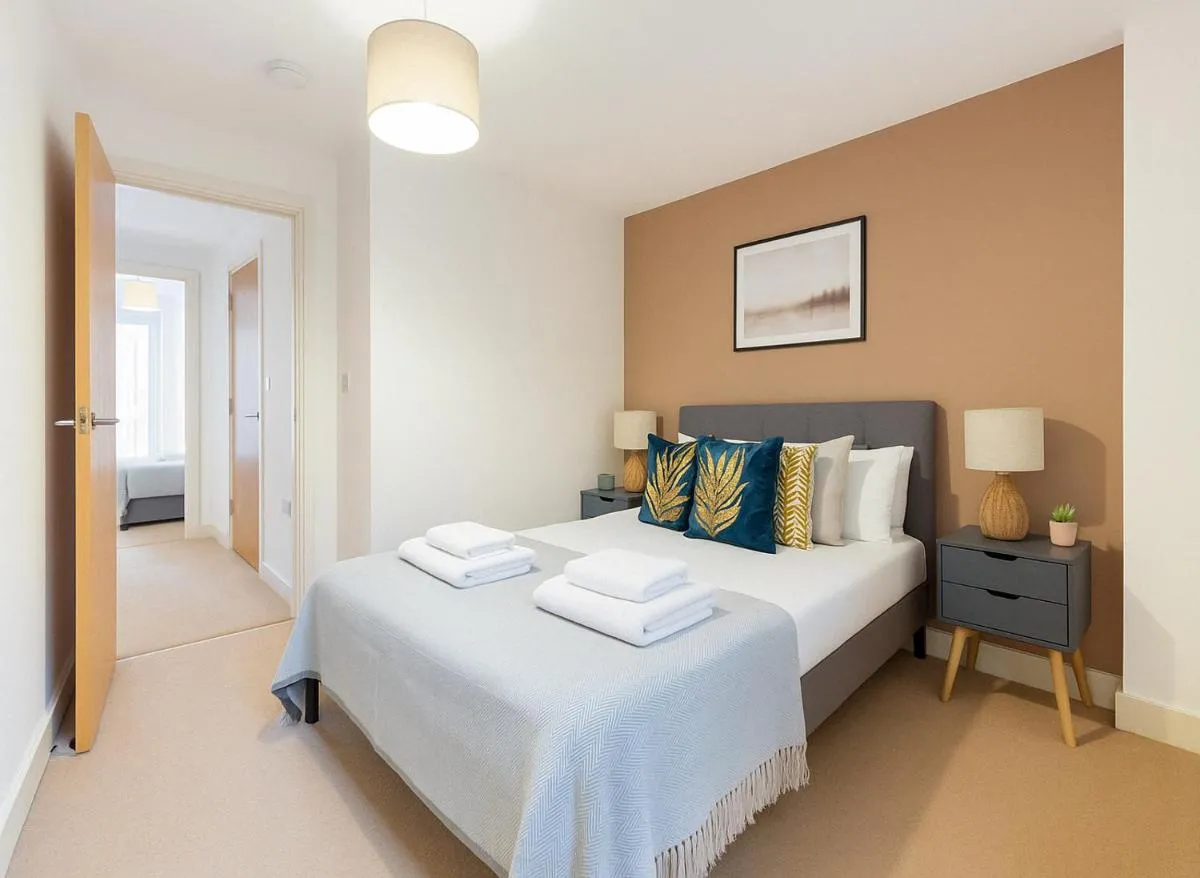Image 4 of Deluxe Flat with Balcony in Hackney