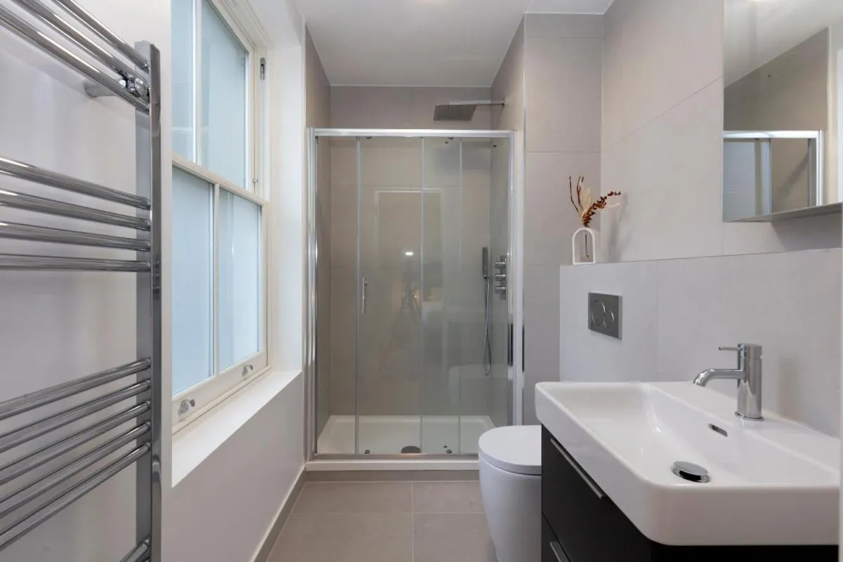Image 3 of Deluxe North Central London Apartment
