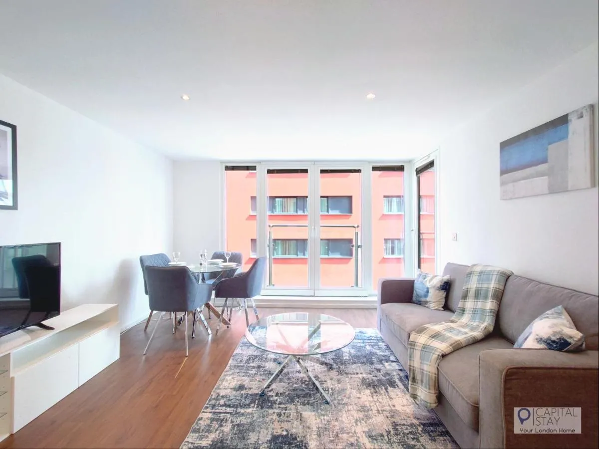 Image 5 of Deluxe One Bed Apartment by London ExCeL & O2