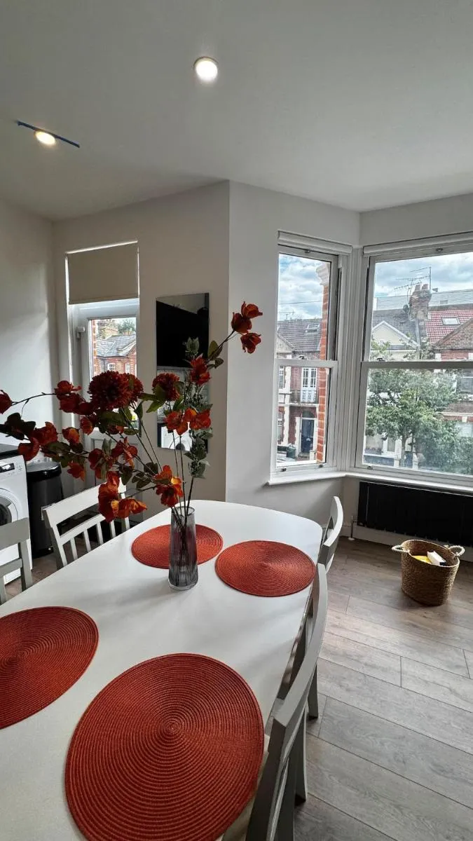Image 4 of Deluxe Suite w PS5, Balcony, Netflix, Sleeps 6, ideal for relocators and professionals