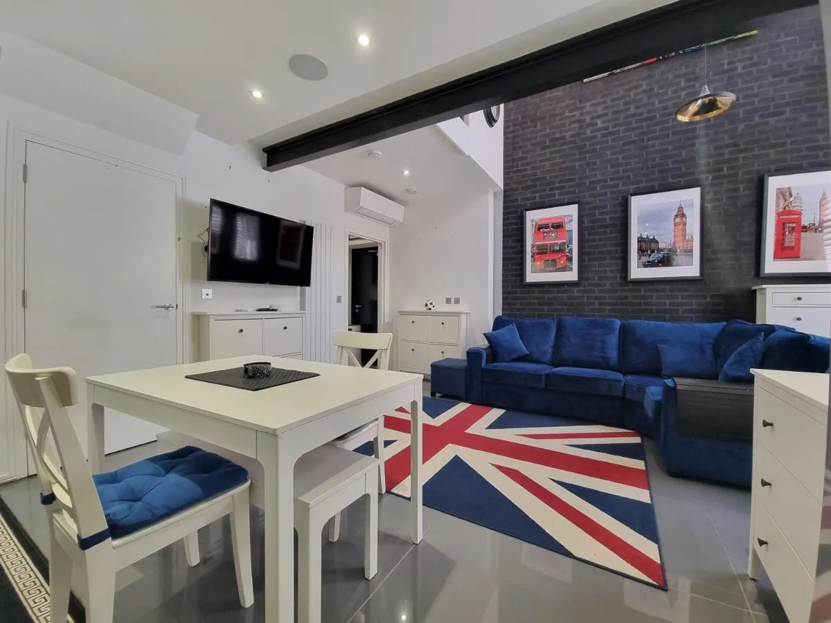 Image 5 of Deluxe Townhouse Zone 1 Brick Lane