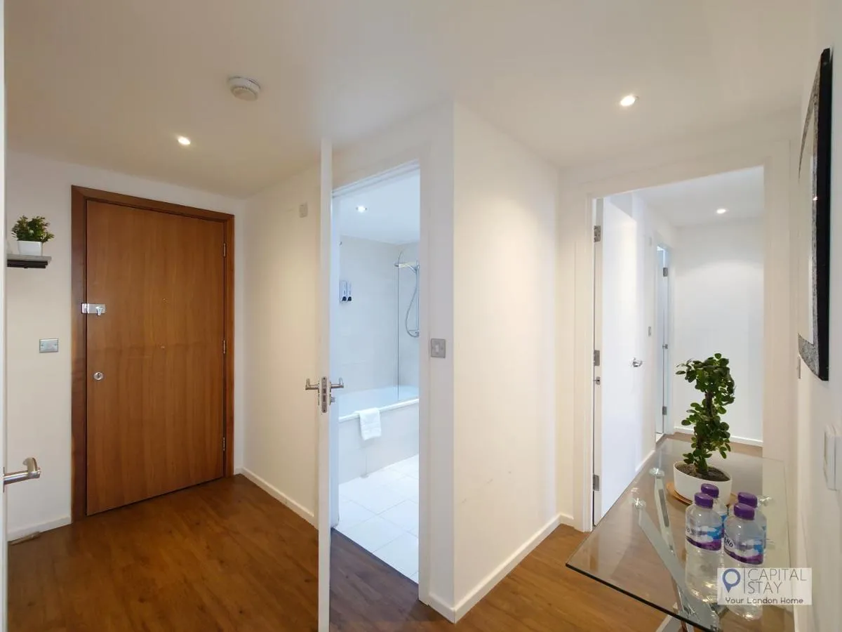 Image 3 of Deluxe Two Bed Apartment by London ExCeL & O2