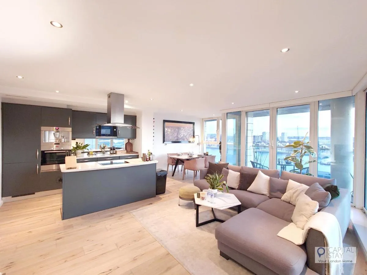 Image 4 of Deluxe Two Bed Apartment with River & City View