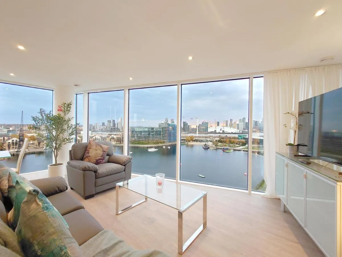 Image 5 of Deluxe Two Bed Apartment with River & City View