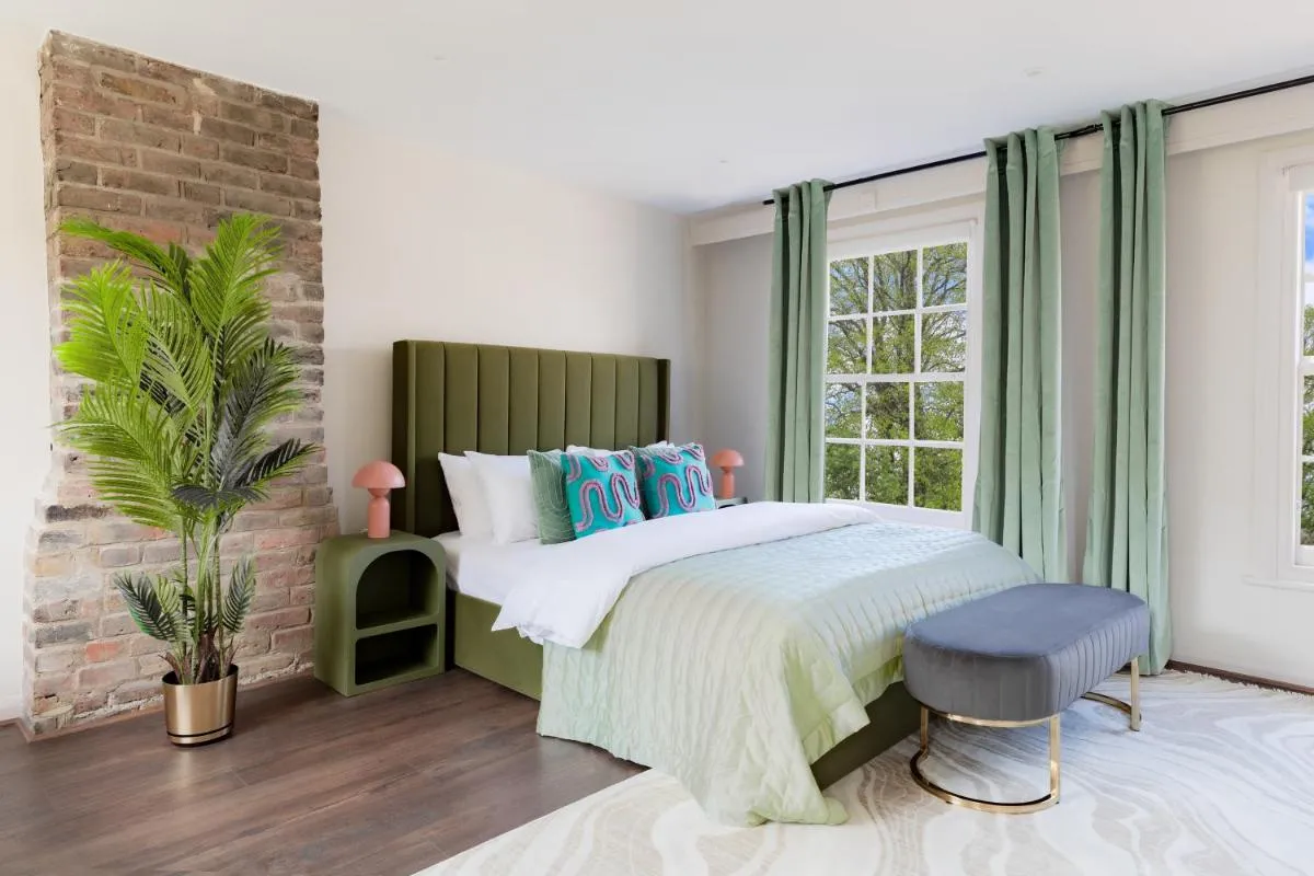 Image 2 of Design Haven! Big Group-Friendly 4BR City Escape in Waterloo’s Coolest Corner