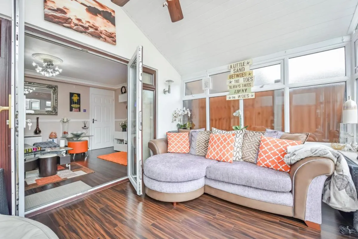 Image 4 of Docklands Stay, Room in Modern Spacious House – Near Excel Centre, City Airport, UEL,Sleeps 2