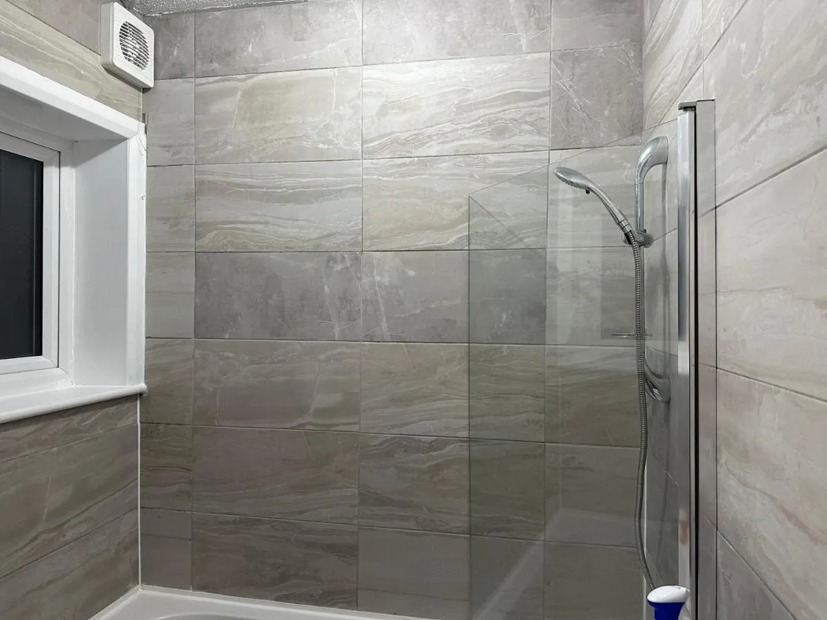 Image 3 of Double Room With Free WiFi Keedonwood Road