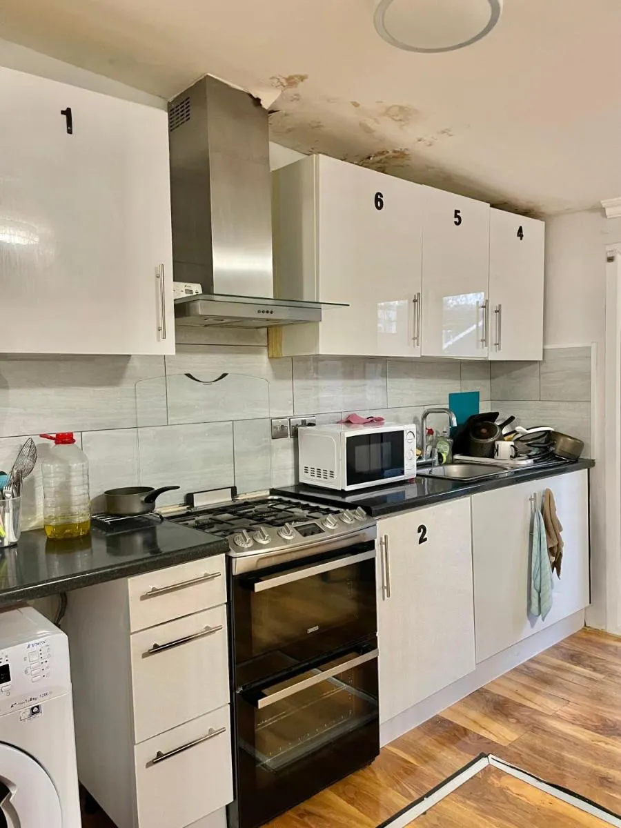 Image 3 of Double Room in Colindale With Shared Bathroom