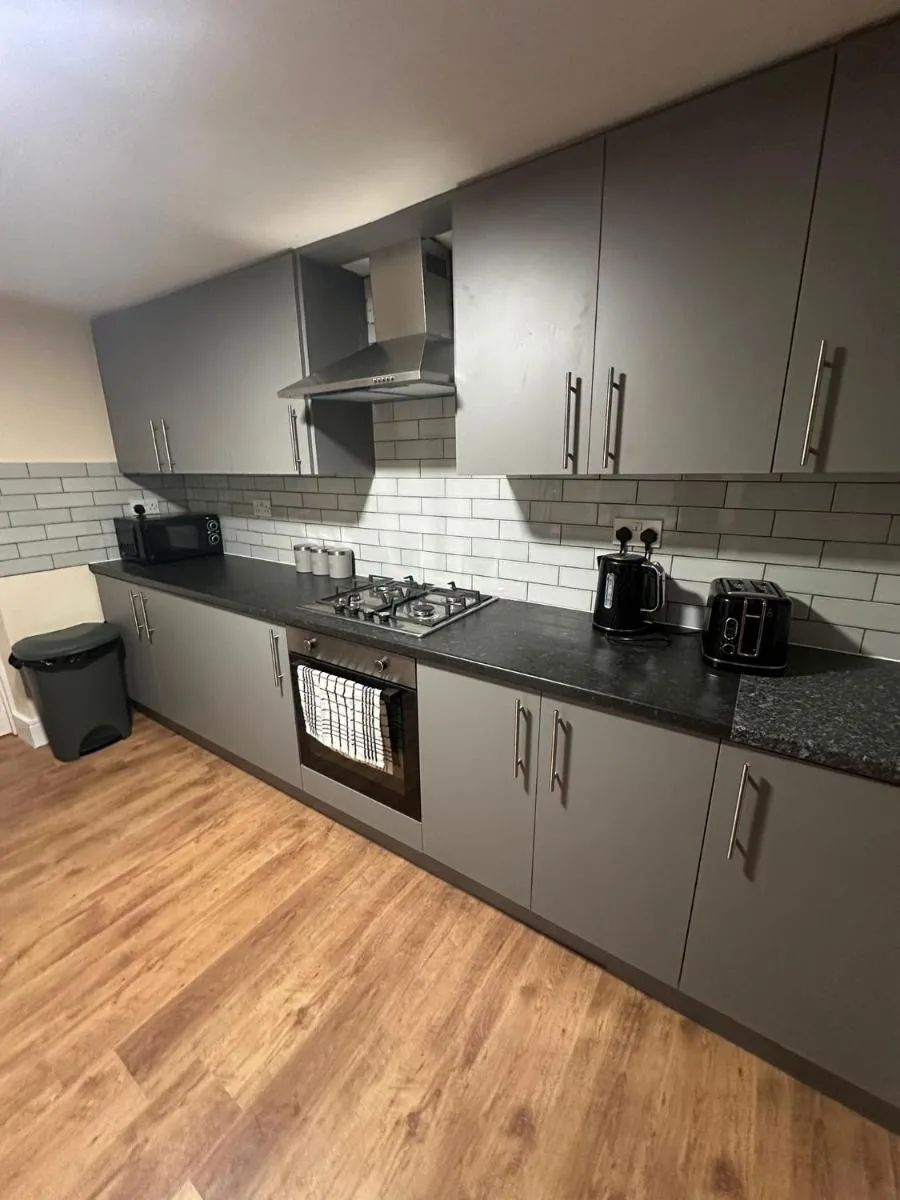 Image 4 of Double & Single rooms in Southall