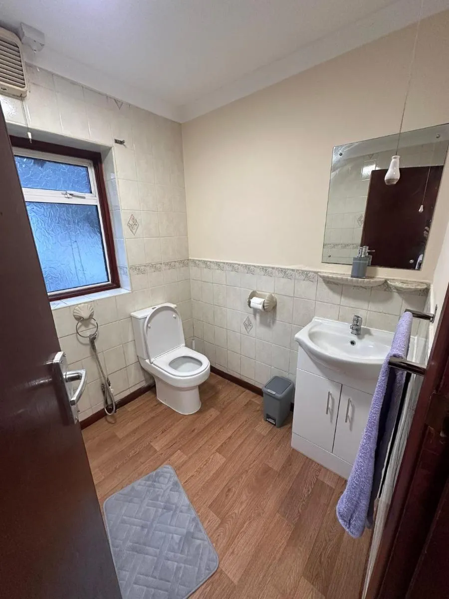 Image 3 of Double & Single rooms in Southall