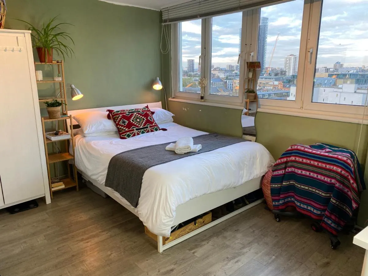 Image 2 of Dreamy Shoreditch Flat w/ Views in Old St (Zone 1)