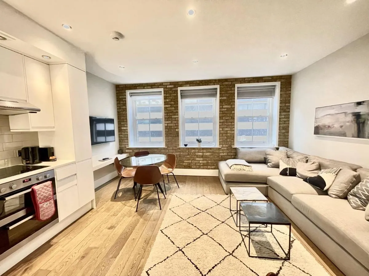 Image 4 of Drury Lane Residences
