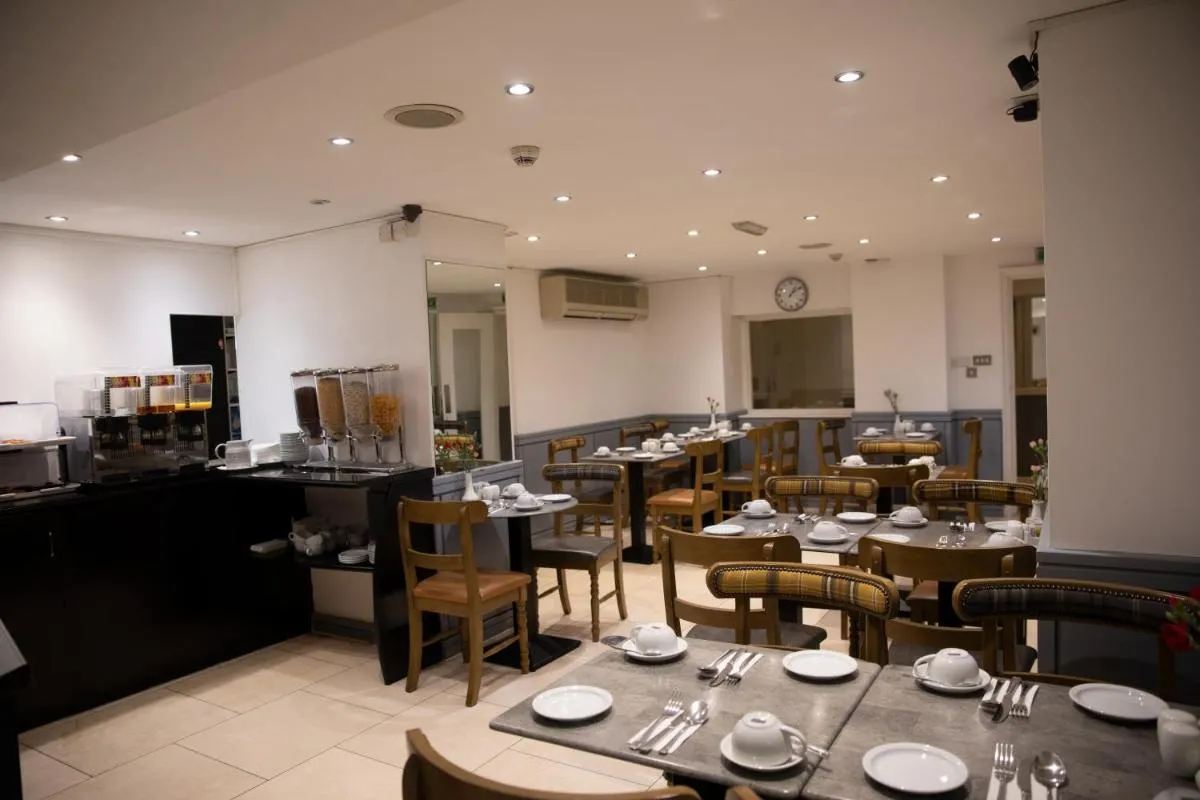 Image 3 of Duke Of Leinster Hotel