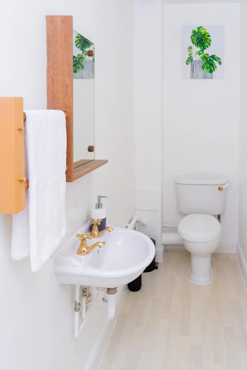 Image 5 of Duplex 2-Bed House with free Parking Near Greenwich O2 and city centre