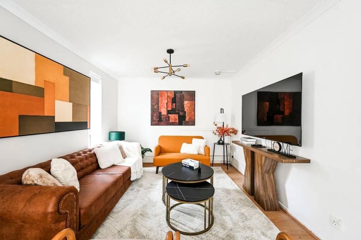 Image 5 of E8 Modern Flat Sleeps 9 Garden Near Central Ldn