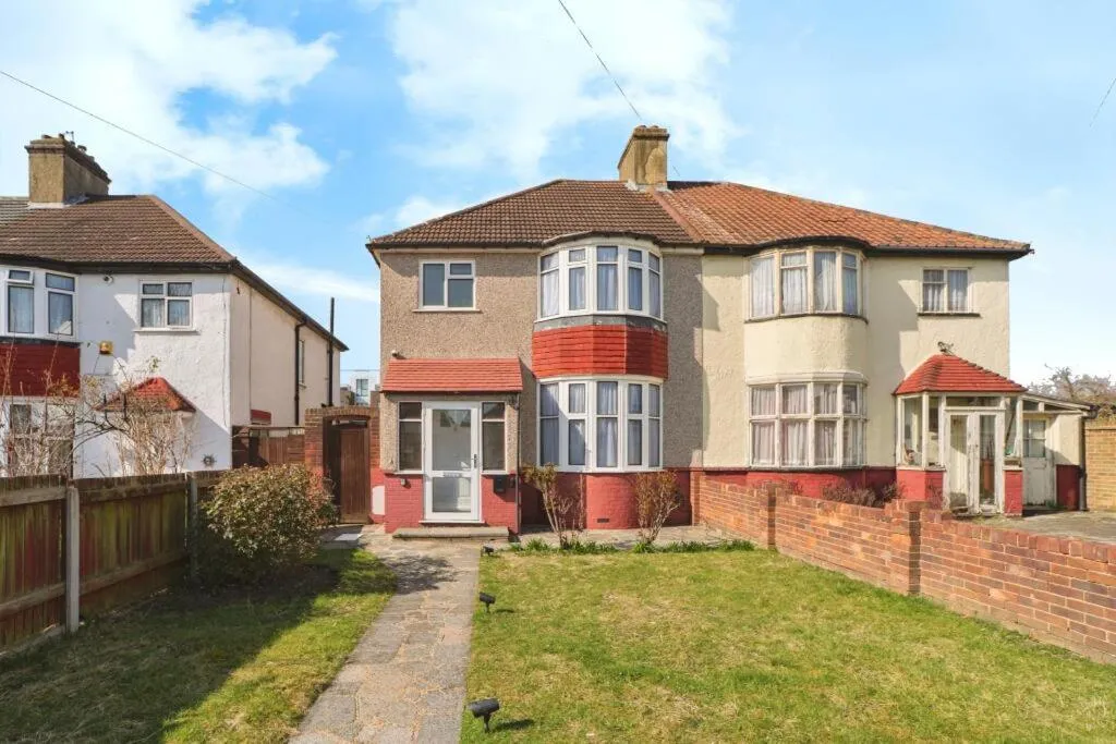 Image 4 of EEJs Stylish 3 Bedroom House – Greenwich