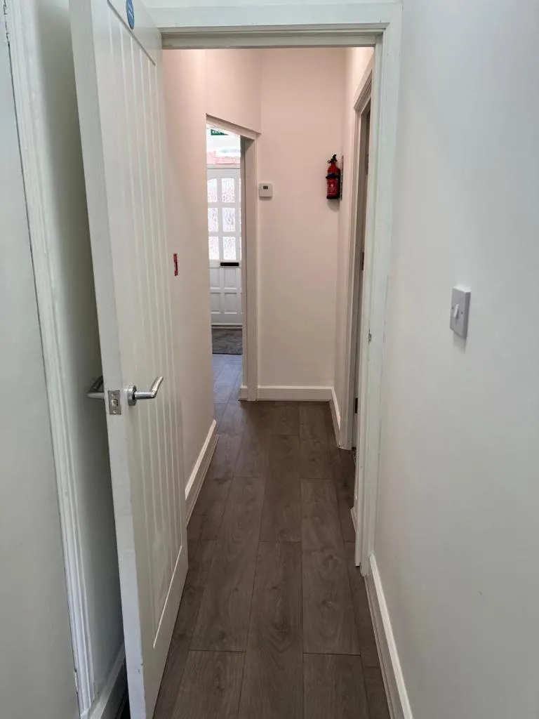 Image 4 of ENSUITE ROOM AT HAYES