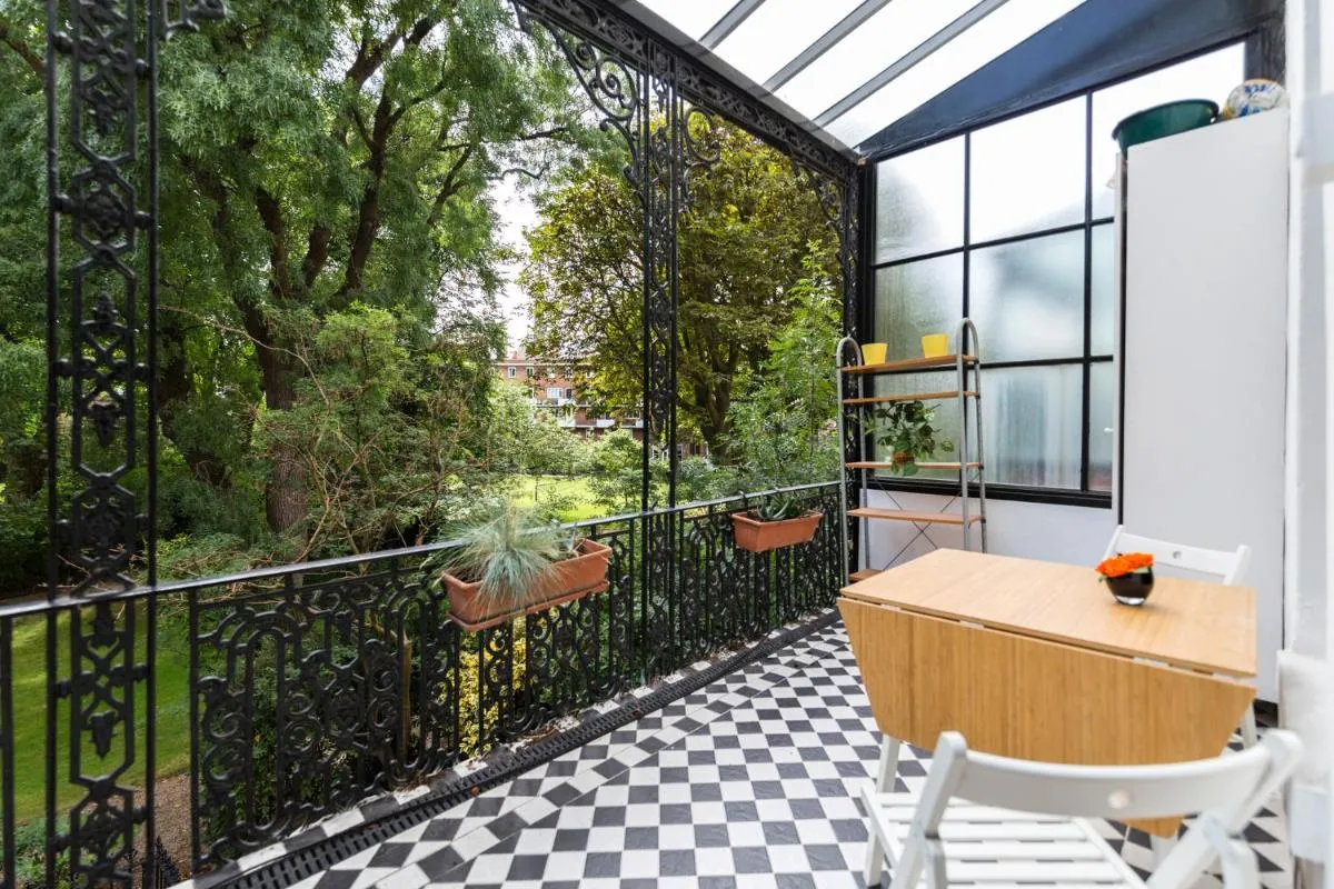 Image 5 of Earls Court Apartments by BaseToGo