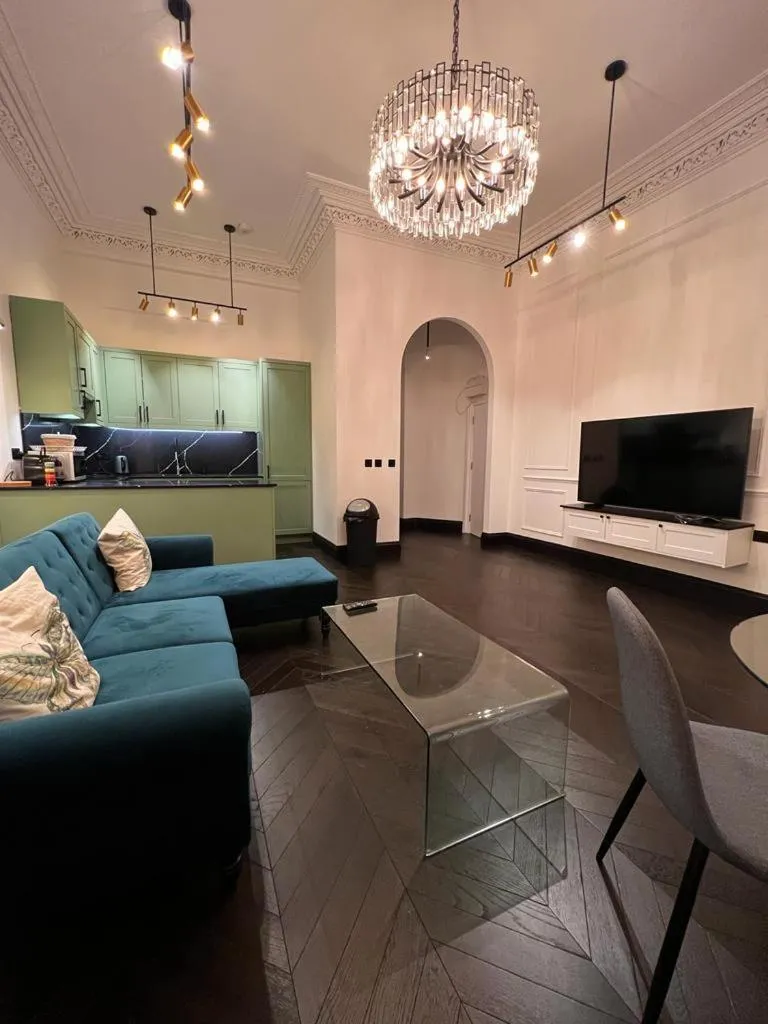 Image 4 of Earl’s Court Luxe Apartment