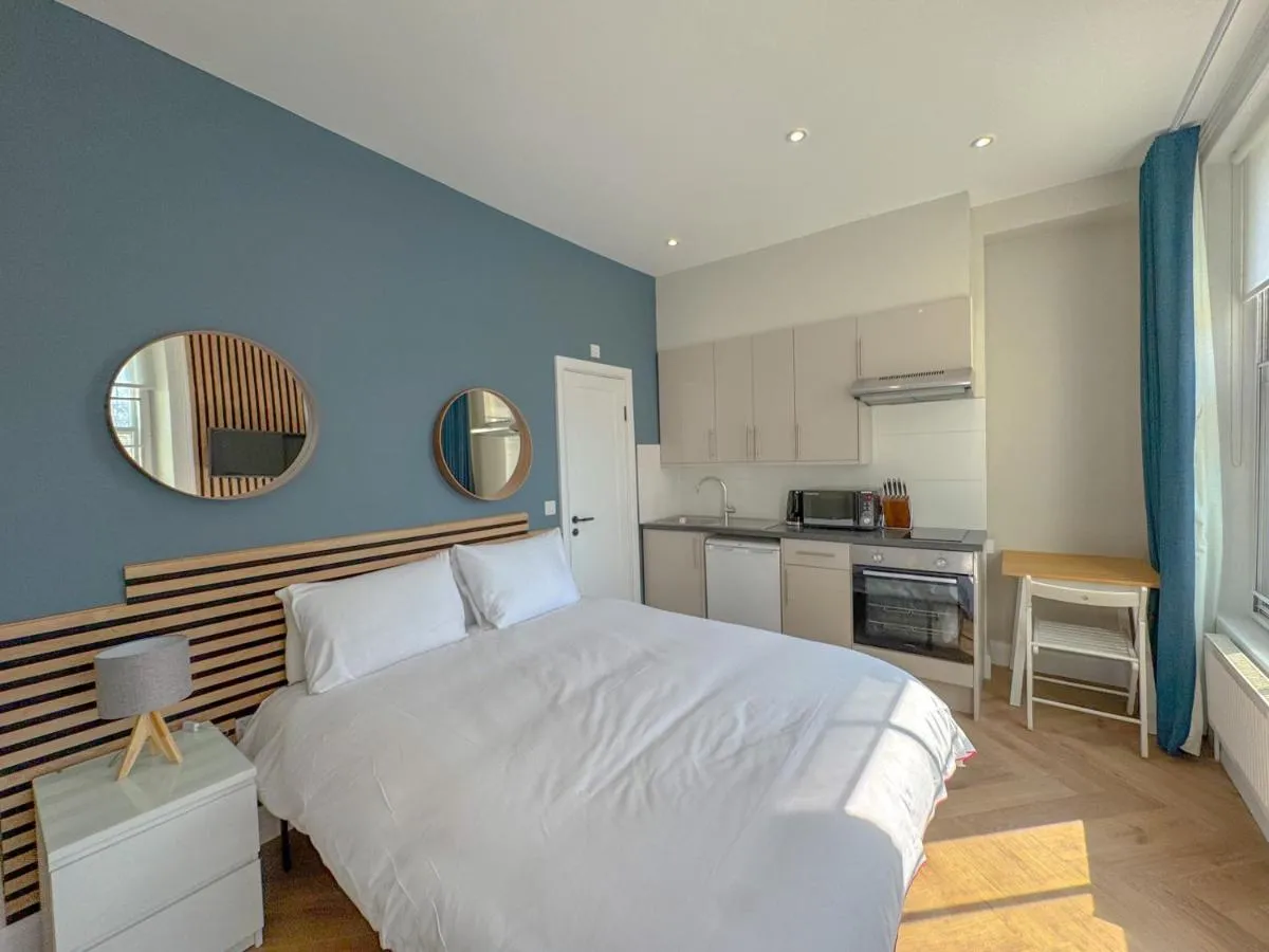 Image 3 of Earls Court Residences
