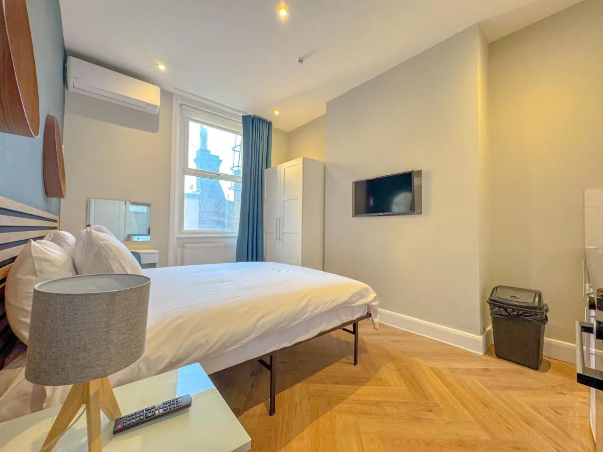 Image 5 of Earls Court Residences