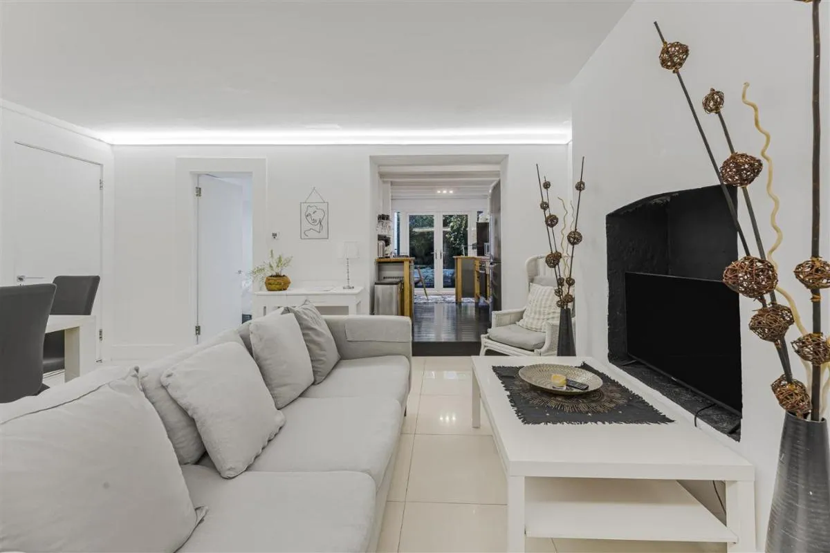 Image 5 of Earls Court Spacious Apartment