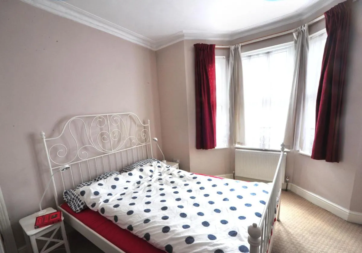 Image 4 of East End London Garden Flat