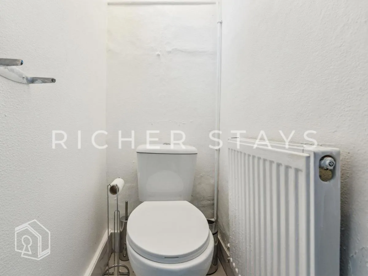 Image 3 of East LDN Guest Rooms and Amenities