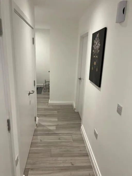 Image 4 of East London – 2 bed Apartment with Parking