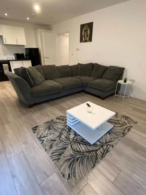 Image 5 of East London – 2 bed Apartment with Parking