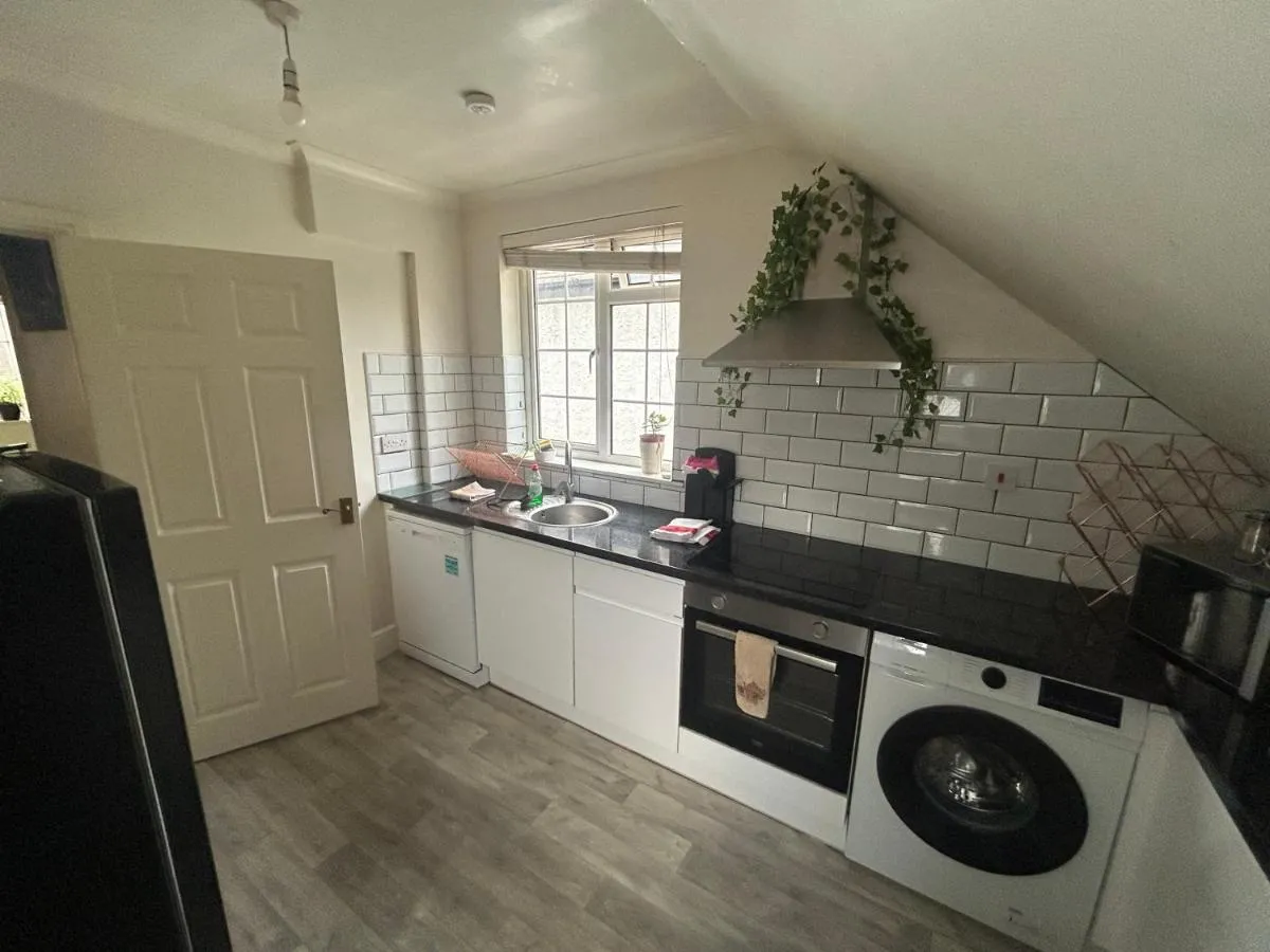 Image 3 of Eastcote London Retreat near Tube, Heathrow and Wembley FREE PARKING Private 1st Floor 2 Bedroom Suite with Kitchen and Bathroom