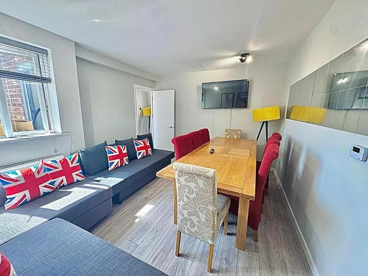 Image 5 of Eastcote Place Apartment