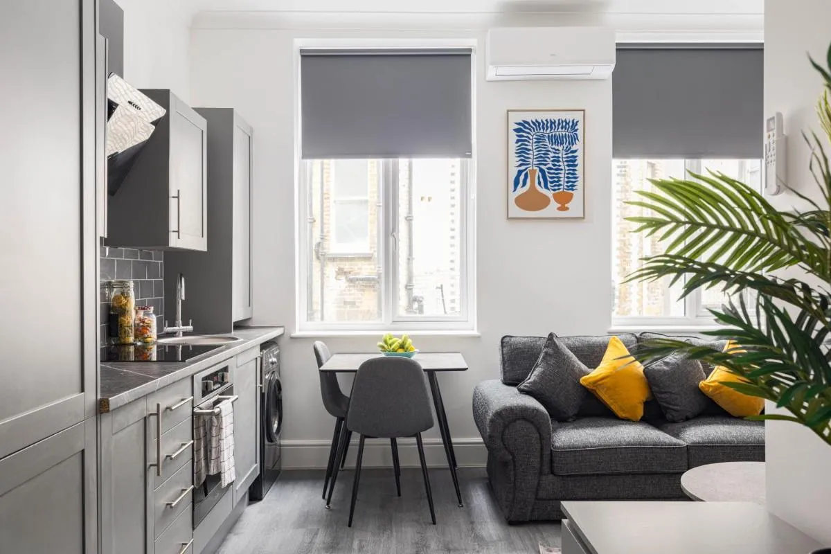 Image 4 of Edgware road apartments