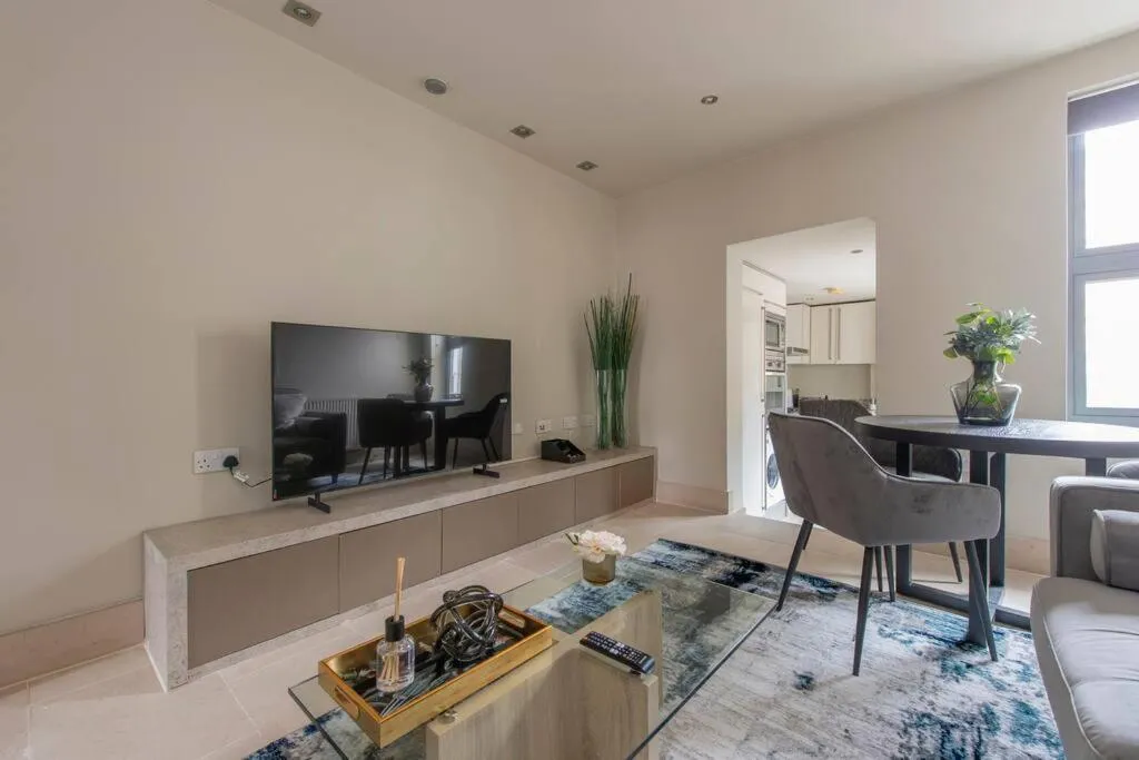 Image 4 of Elegant 1-BR Retreat in Ilford Centre Ley