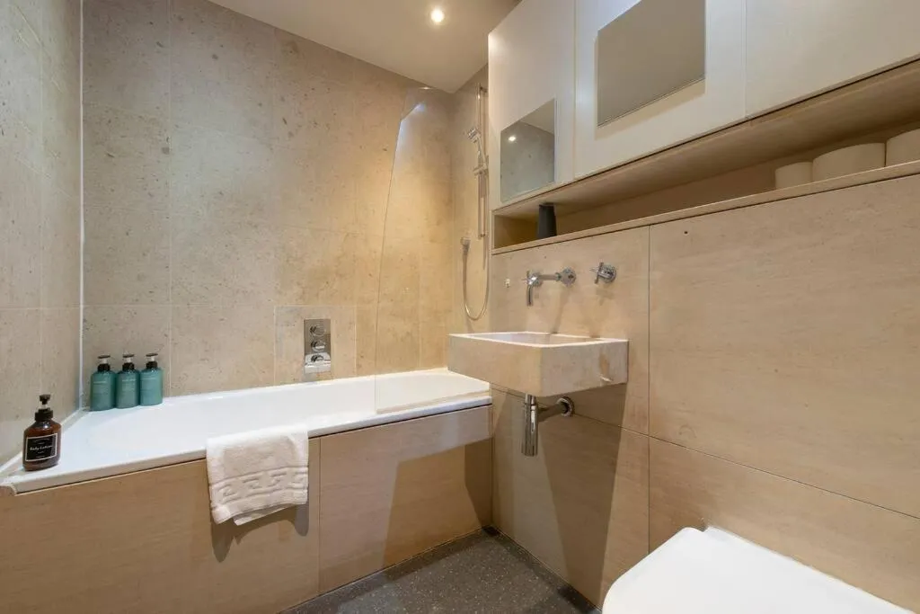 Image 3 of Elegant 1-BR Retreat in Ilford Centre Ley