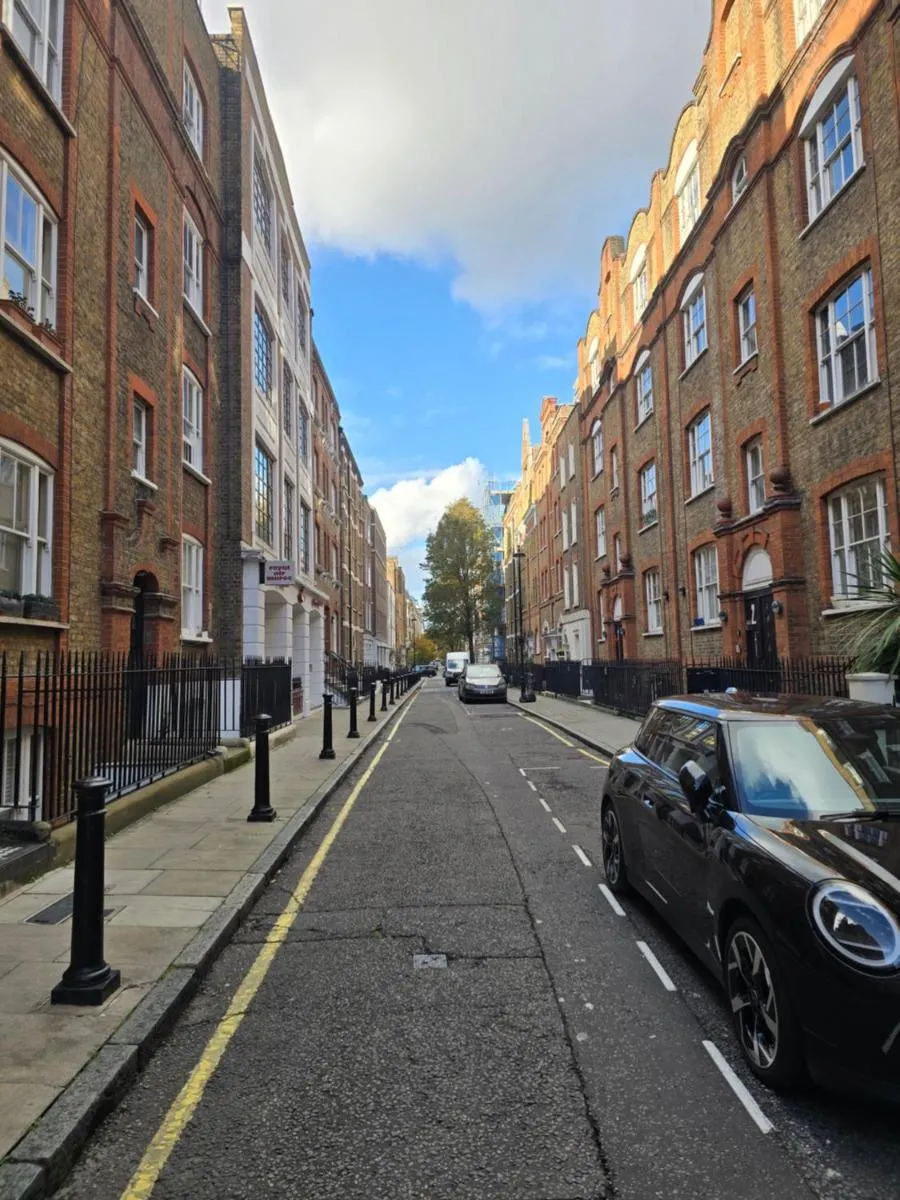 Image 5 of Elegant 2BD Apartment, Steps from Oxford Street