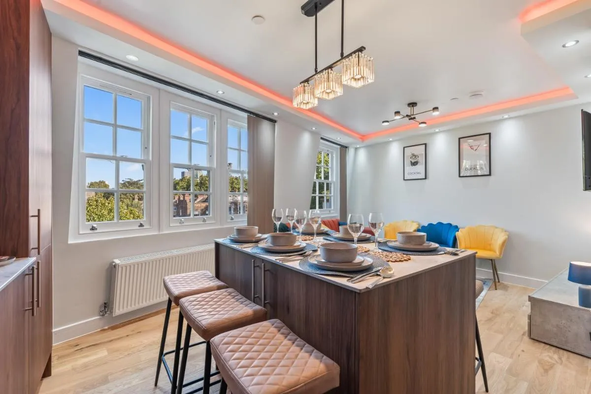 Image 4 of Elegant 2BR-1BATH Flat Near London Eye and Westminster