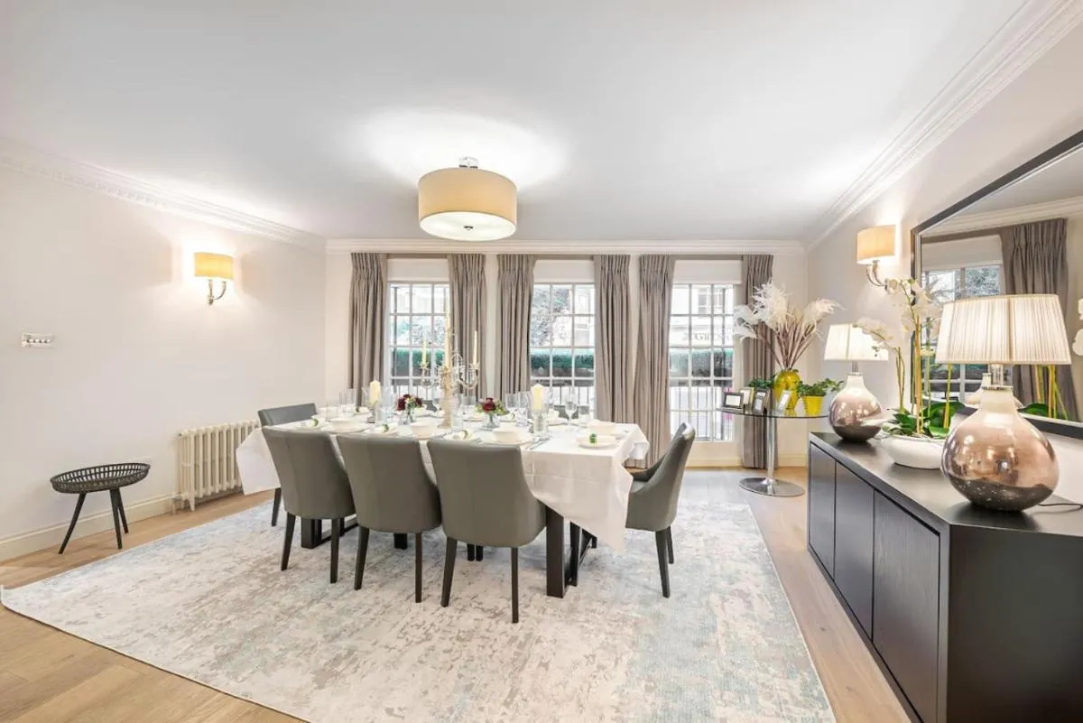 Image 4 of Elegant 3-Bedroom London Residence in Prestigious Belgravia