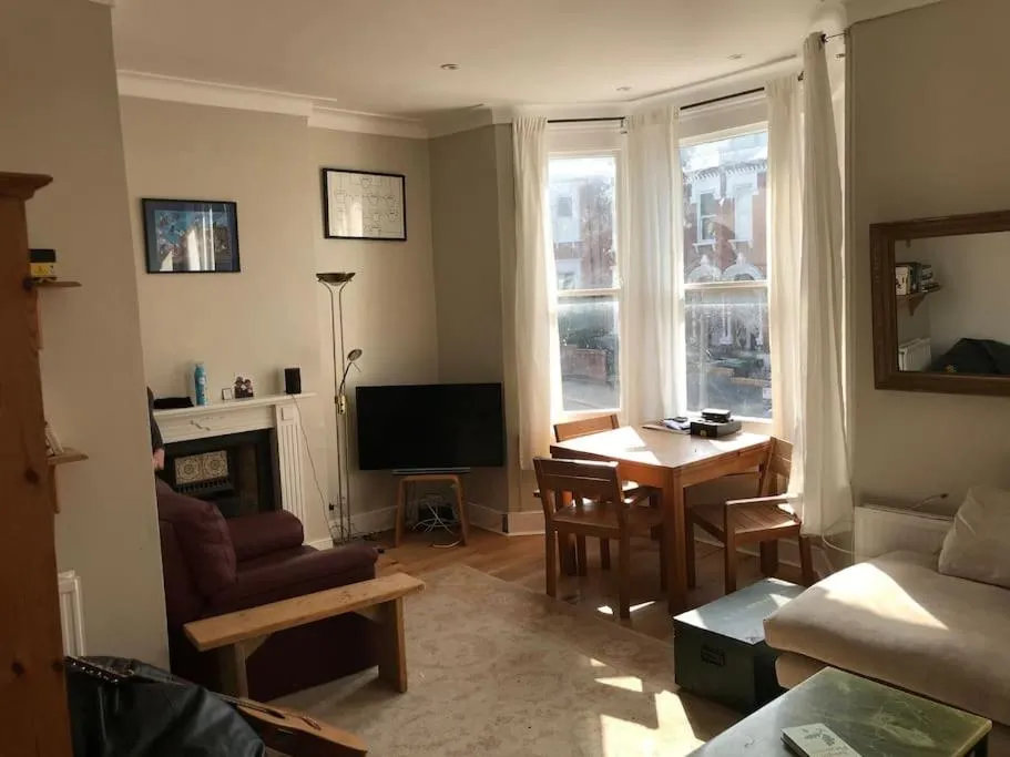 Image 3 of Elegant 3bed Crouchend in style with roof terrace