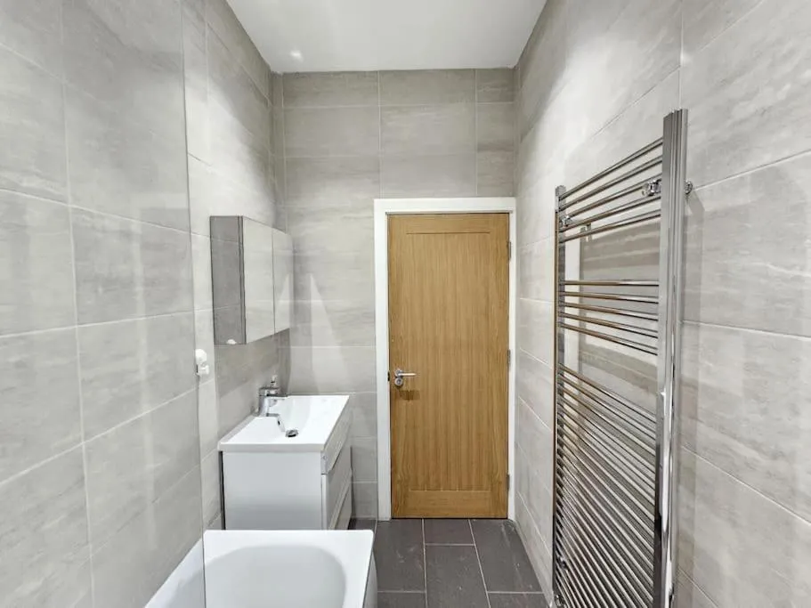 Image 3 of Elegant Garden Apartment near Tufnell Park St