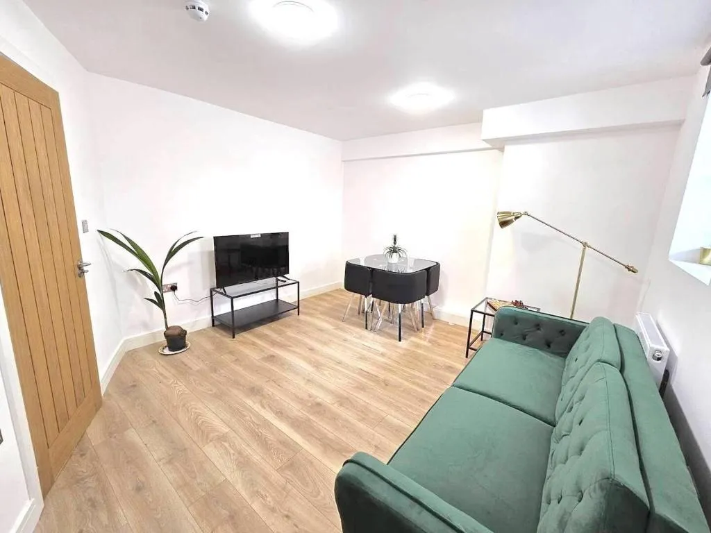 Image 1 of Elegant Garden Apartment near Tufnell Park St