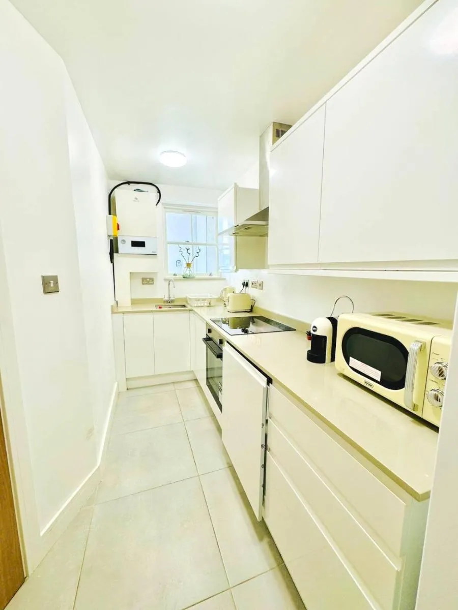Image 4 of Elegant Garden Apartment near Tufnell Park St