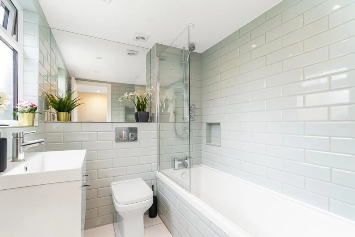 Image 3 of Elegant Hither Green Family Home