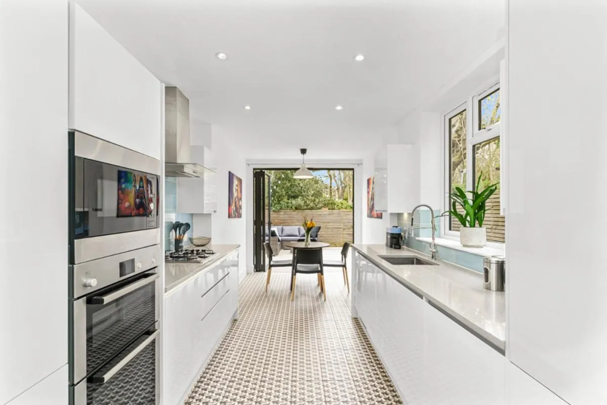 Image 4 of Elegant Hither Green Family Home